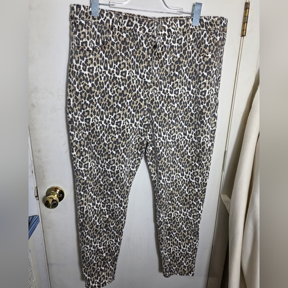 American Eagle Next Level Stretch Leopard Print H… - image 1